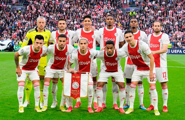 Edson, junto a sus compañeros antes de un partido 