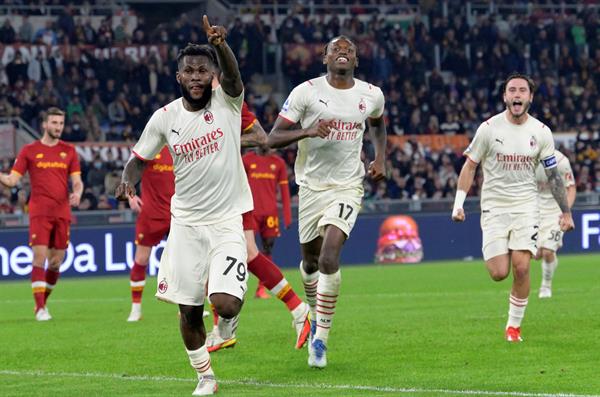 Kessie en festejo con Milan