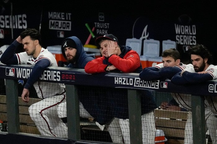 Desolación en el dugout de Atlanta