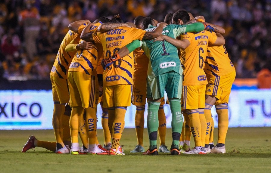 Jugadores de Tigres previo al duelo ante el Rebaño