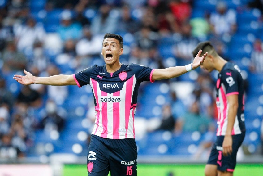 Héctor Moreno en un juego de Monterrey