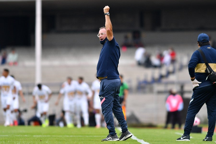 Andrés Lillini durante un partido con Pumas