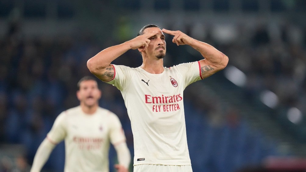 Zlatan jugando con el Milan