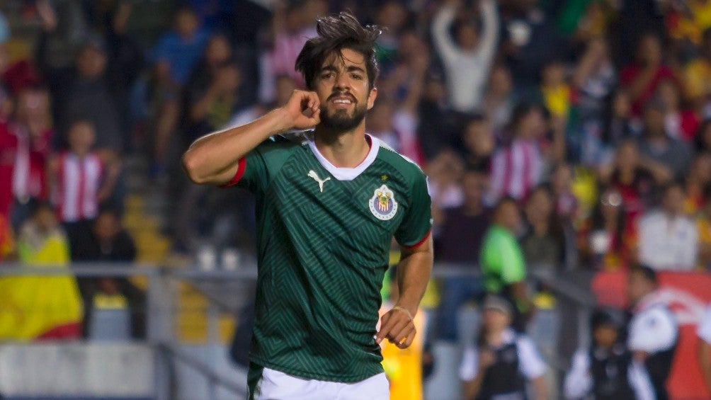 Rodolfo Pizarro en su paso por Chivas