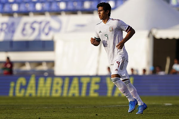 JJ Macías en partido con el Tri