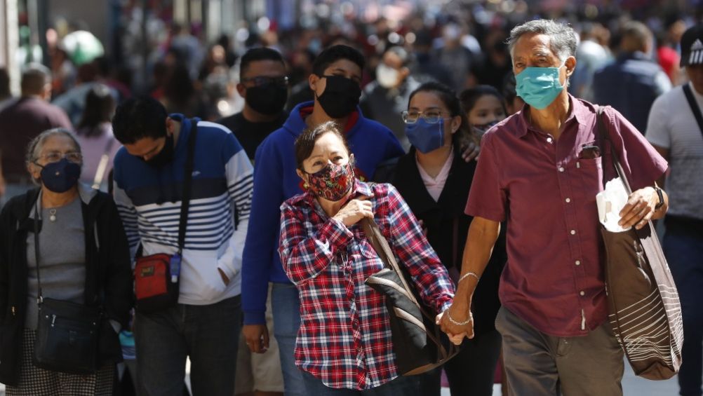 Personas caminando en la CDMX