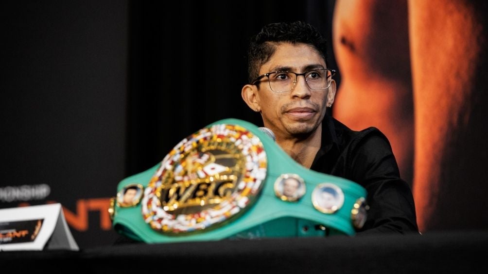 Rey Vargas en conferencia 