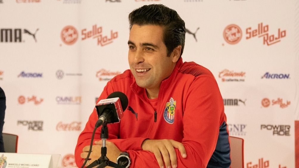 Leaño en una conferencia 