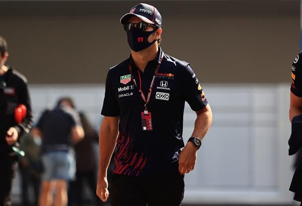 Checo Pérez arribando al Autódromo Hermanos Rodríguez