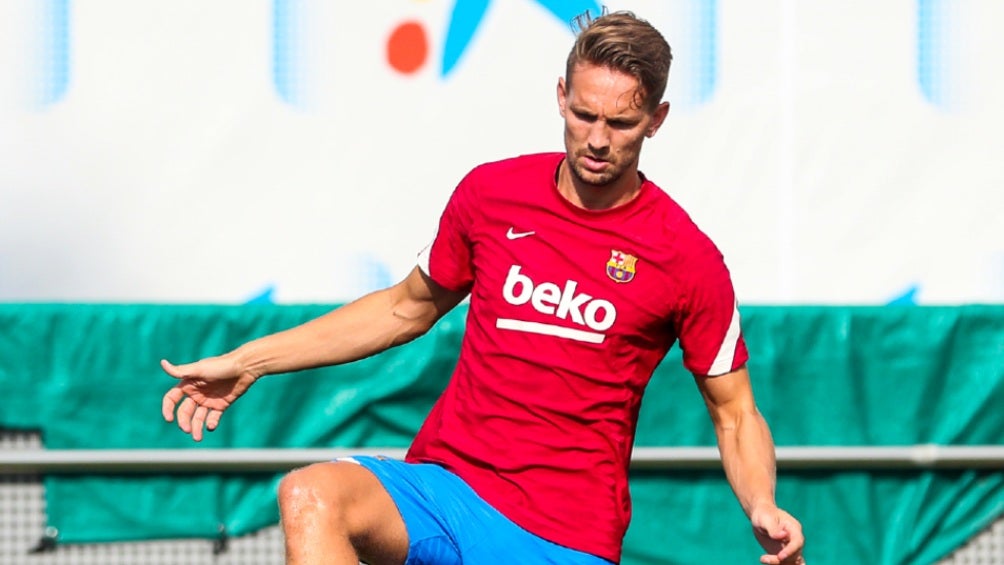 Luuk de Jong entrenando con el Barcelona