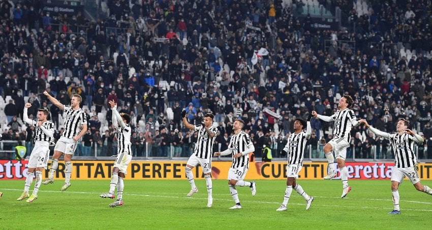 Jugadores de la Juventus celebrando la victoria