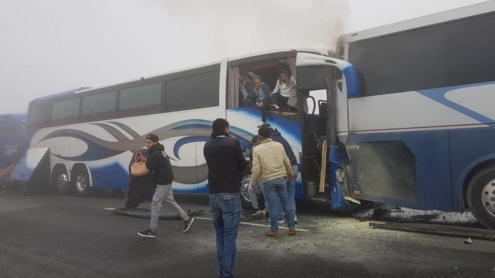 Autobús de Rayados se accidentó