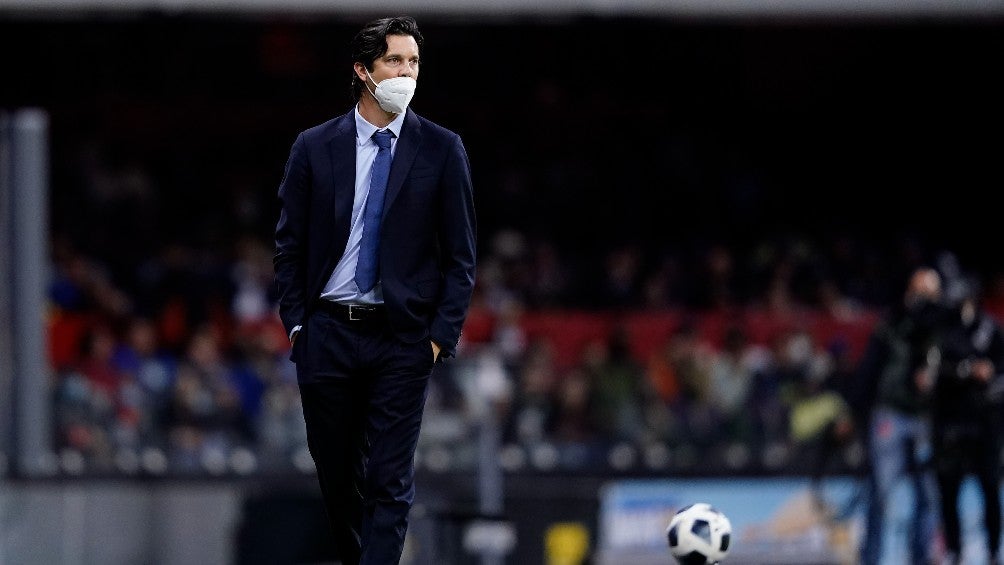 Santiago Solari durante un partido con América