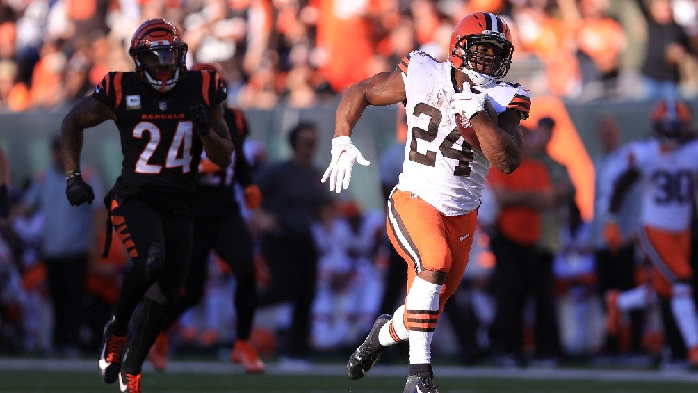 Nick Chubb jugando con Cleveland en la NFL