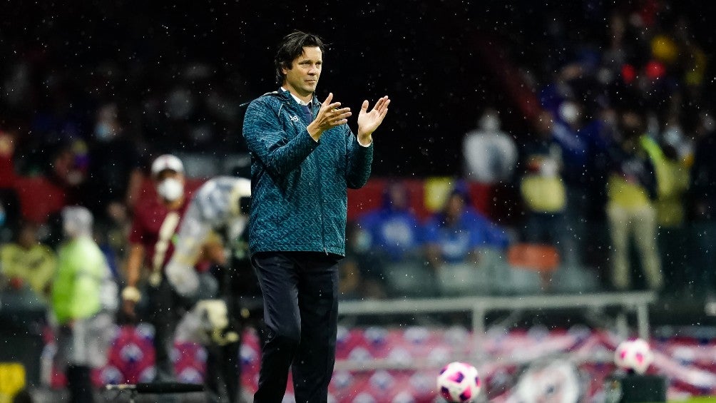 Santiago Solari durante un partido con América