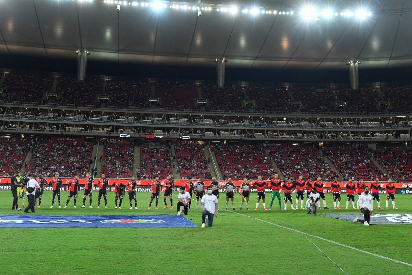 Estadio Akron en un juego entre Chivas y Atlas