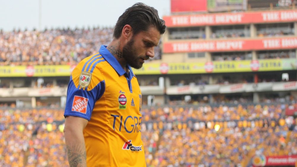 Rafael Sobis en un partido de Tigres