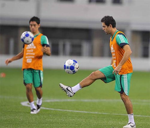 El lateral en una práctica con el Tri 