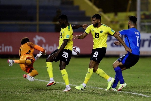 Jamaica frente a El Salvador rumbo a Qatar 2022