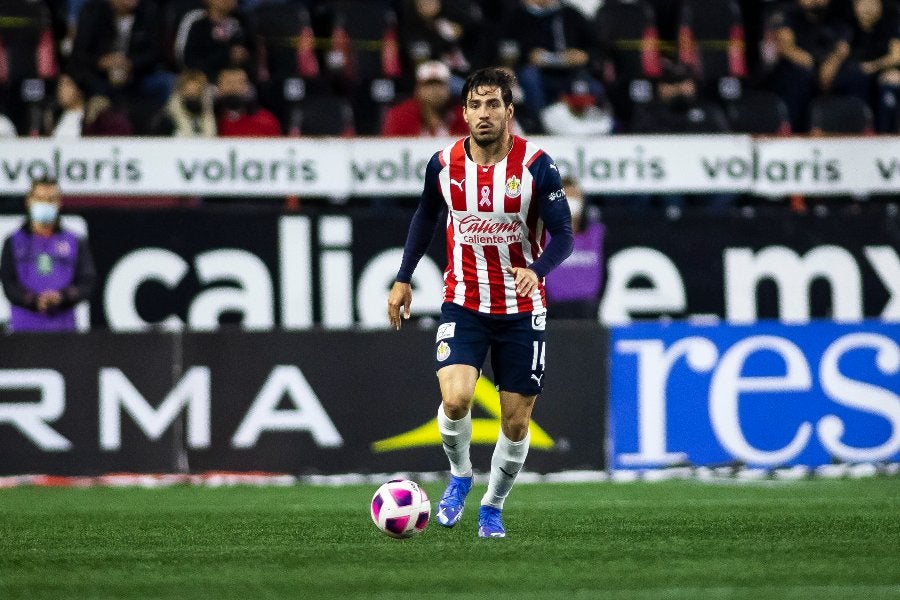 Pollo Briseño en un partido de Chivas