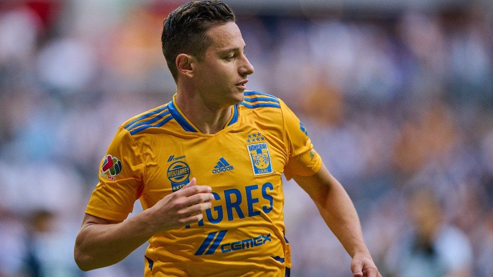 Florian Thauvin jugando con Tigres en la Liga MX