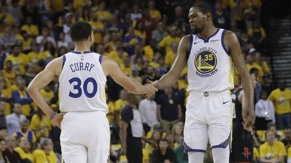 Curry y Durant durante un partido de Golden State