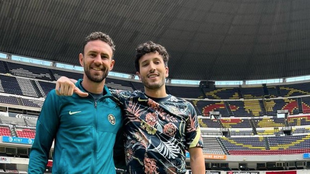 Sebastián Yatra junto a Miguel Layún