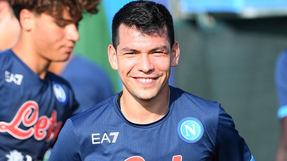 Hirving 'Chucky' Lozano durante entrenamiento con el Napoli