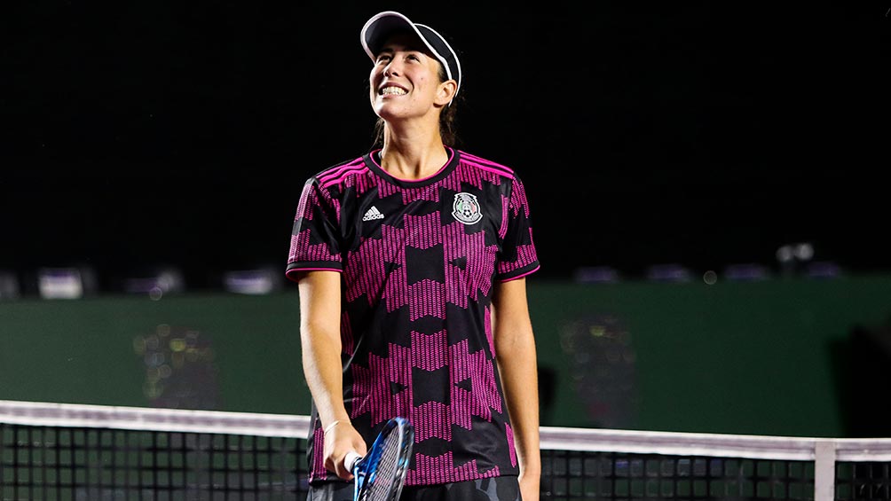 Garbiñe Muguruza con la playera de México