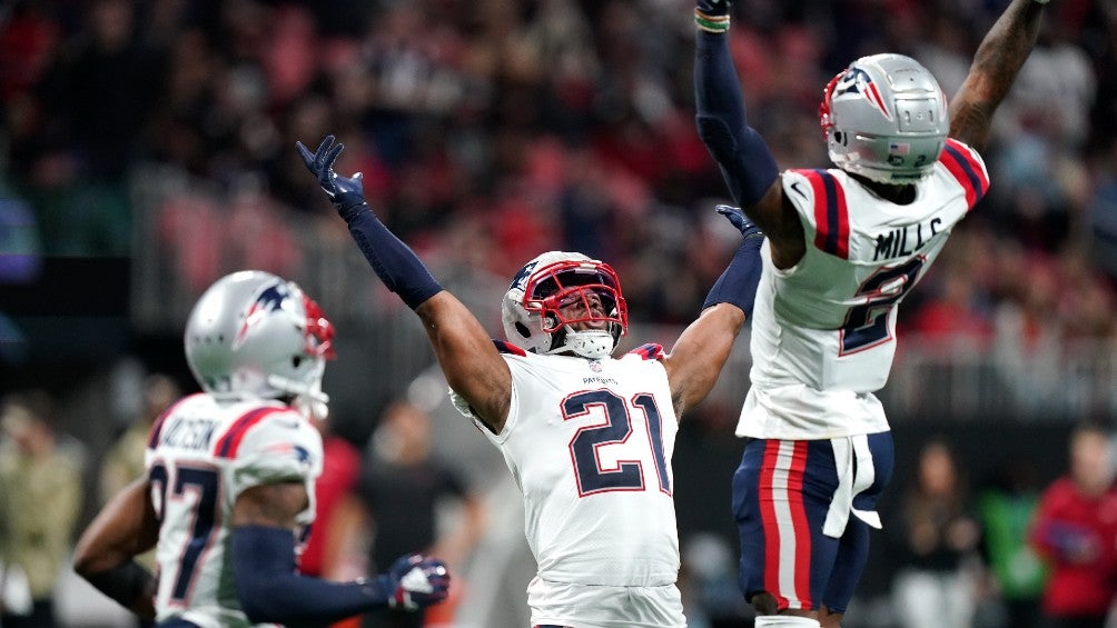 Adrian Phillips celebra con los New England Patriots