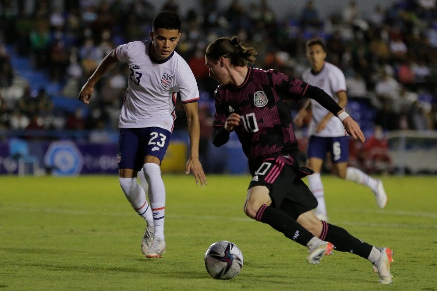 Marcelo Flores durante un partido con el Tri Sub 20