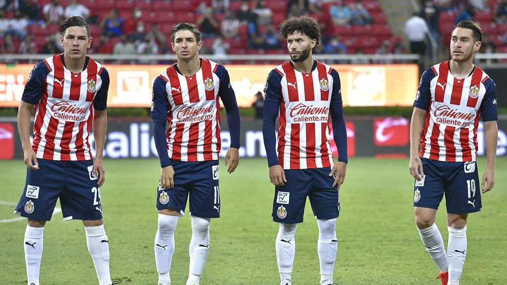 Jugadores de Chivas previo a un partido 