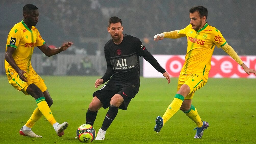 Messi jugando partido con el PSG ante Nantes en la Ligue 1