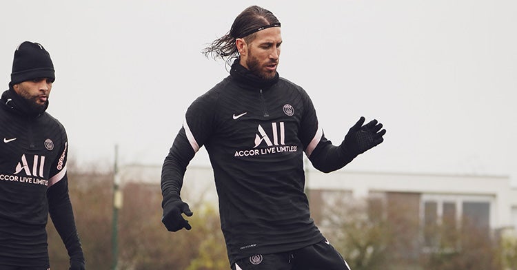 Sergio Ramos durante un entrenamiento con el PSG