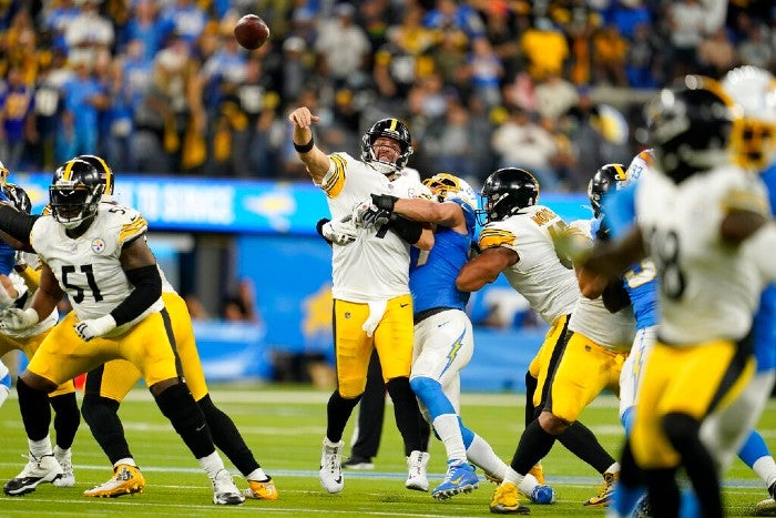 Big Ben es capturado por la defensa de los Cargadores