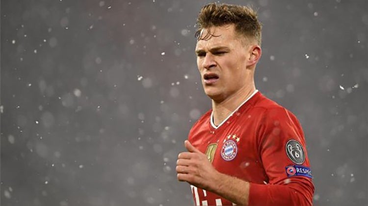 Joshua Kimmich durante un duelo con el Bayern Munich 