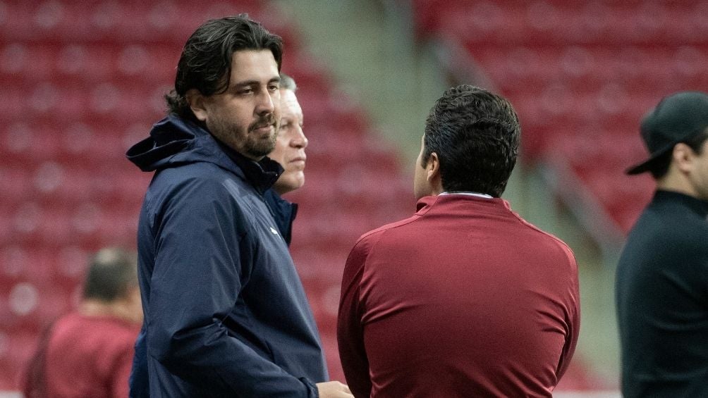 Amaury Vergara en un partido de Chivas