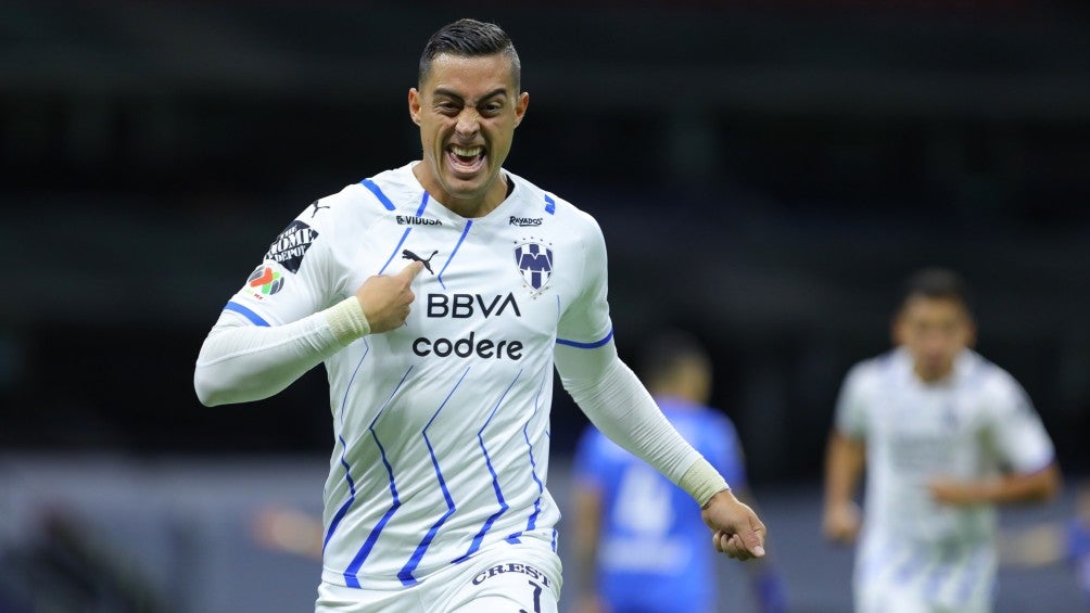 Funes Mori celebrando un gol con Rayados