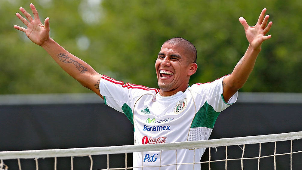 Carlos Salcido en un entrenamiento con el Tri