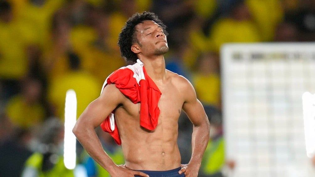 Juan Guillermo Cuadrado jugando con la Selección de Colombia