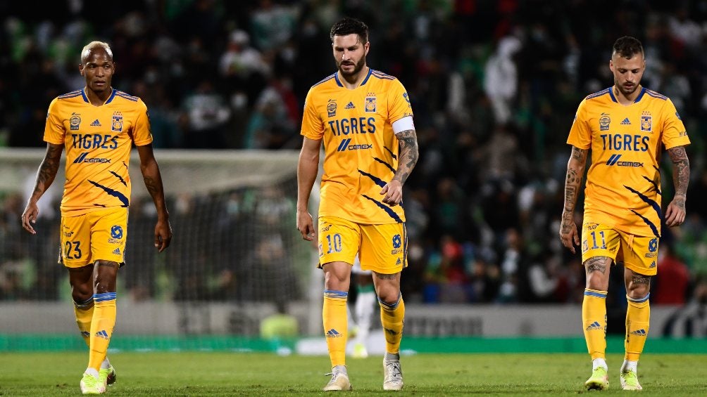 Gignac, Quiñones y Nico jugando con Tigres en la Liga MX