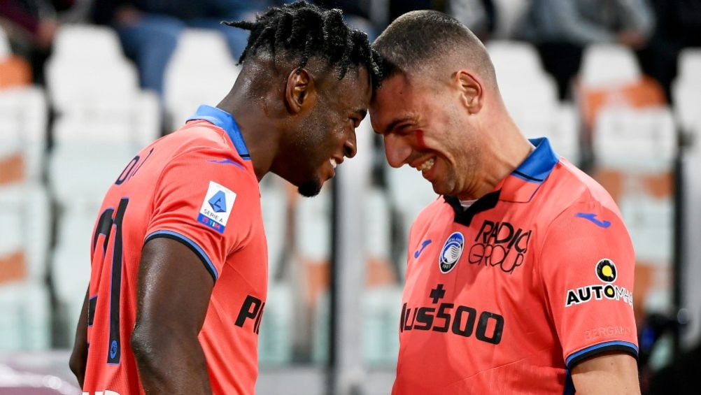 Zapata festejando el gol ante la Juventus