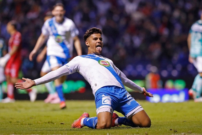 Maximiliano Araújo tras anotar gol a favor del Puebla