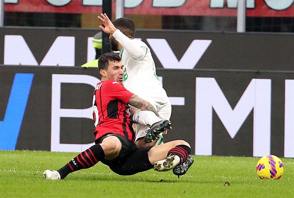 Romagnoli barre temerariamente a Defrel