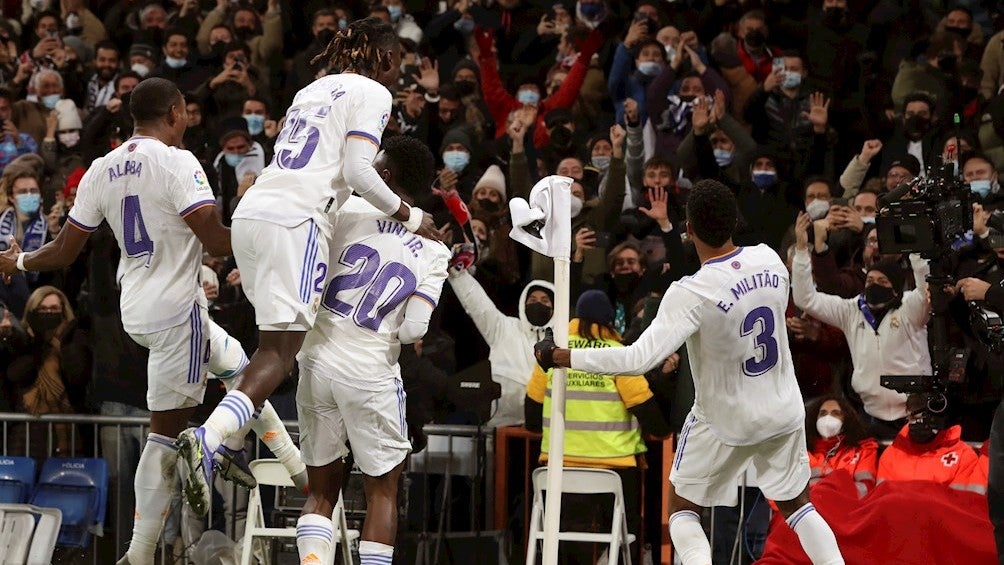 Jugadores del Real Madrid festejando un gol