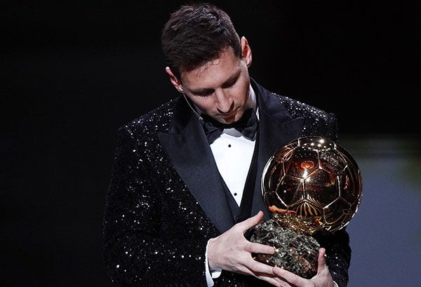 El jugador argentino contempla el premio 