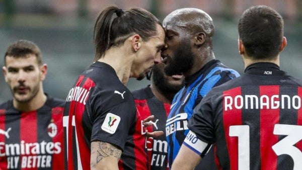 Zlatan Ibrahimovic se enfrenta a Romelu Lukaku en la Coppa Italia