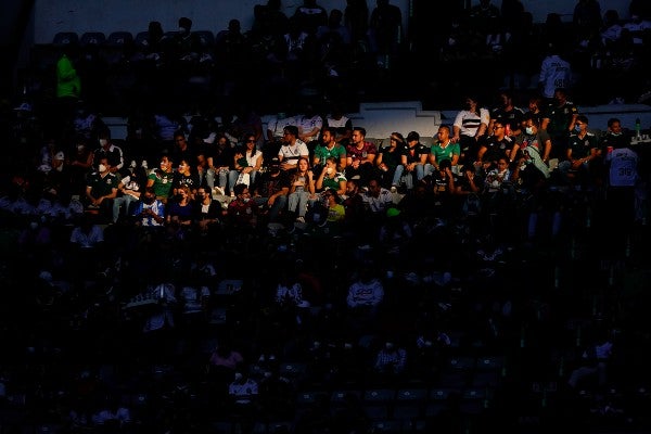 Afición del Tri en el Azteca