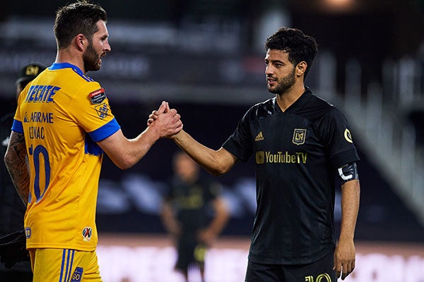 Vela junto a Gignac en Concachampions 