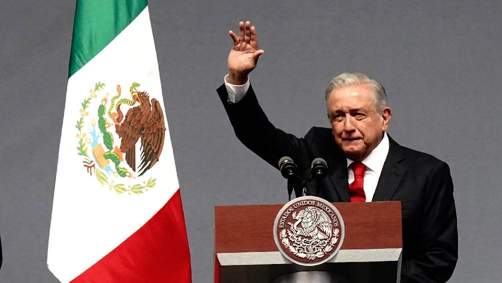 AMLO durante su tercer informe de gobierno en el Zócalo de la CDMX